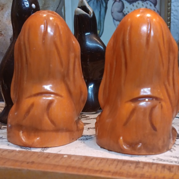 Hound Dog Salt and Pepper Shakers - Picture 2 of 3